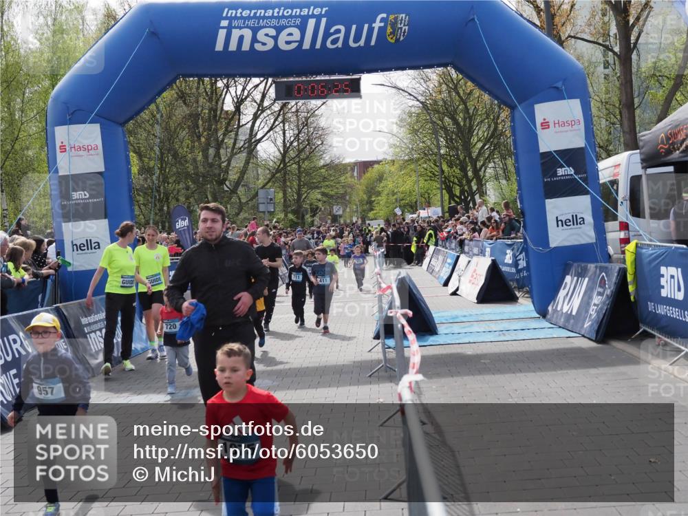 07.04.2024 - 43. Internationalen Wilhelmsburger Insellauf MichiJ http://msf.ph/oto/6053650 07.04.2024 13:10:49 Laufen 720, 957, 08, 25, 1075, 711, 411, 3, 81, 94, 304, 310, 329, 367, 399, 411, 589, 598, 692, 711, 727, 728, 759, 760, 899, 904, 905, 909, 915, 925 meine-sportfotos.de