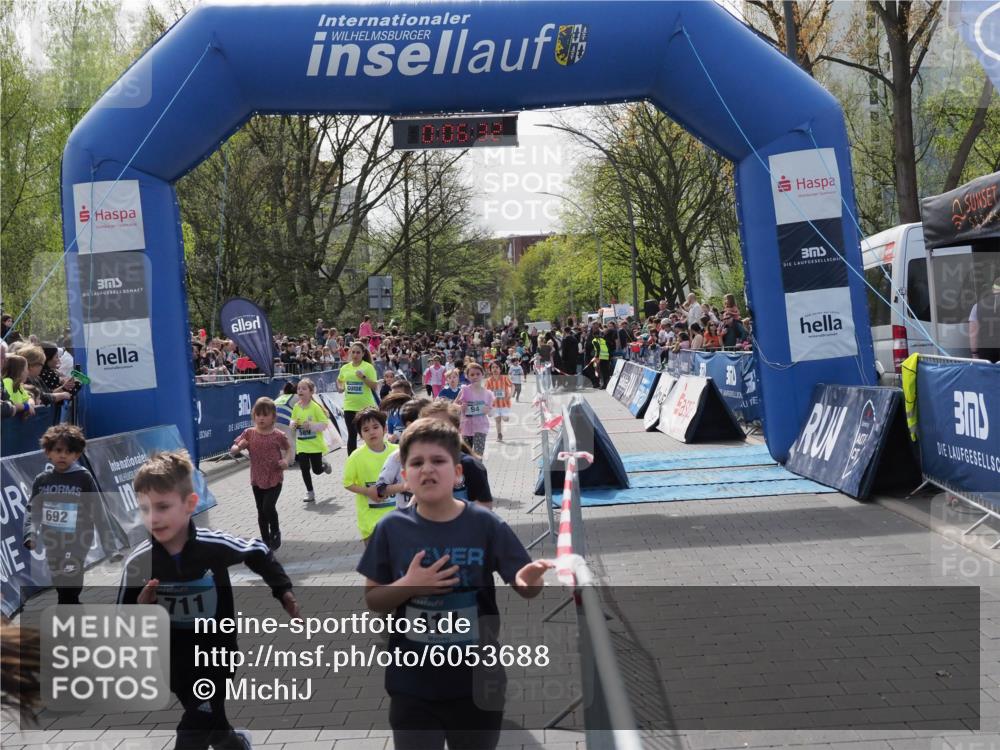 07.04.2024 - 43. Internationalen Wilhelmsburger Insellauf MichiJ http://msf.ph/oto/6053688 07.04.2024 13:10:57 Laufen 692, 589, 0, 06, 711, 411, 37, 94, 168, 292, 310, 329, 375, 399, 414, 589, 645, 718, 725, 728, 743, 752, 899, 905, 913, 1130, 1137 meine-sportfotos.de