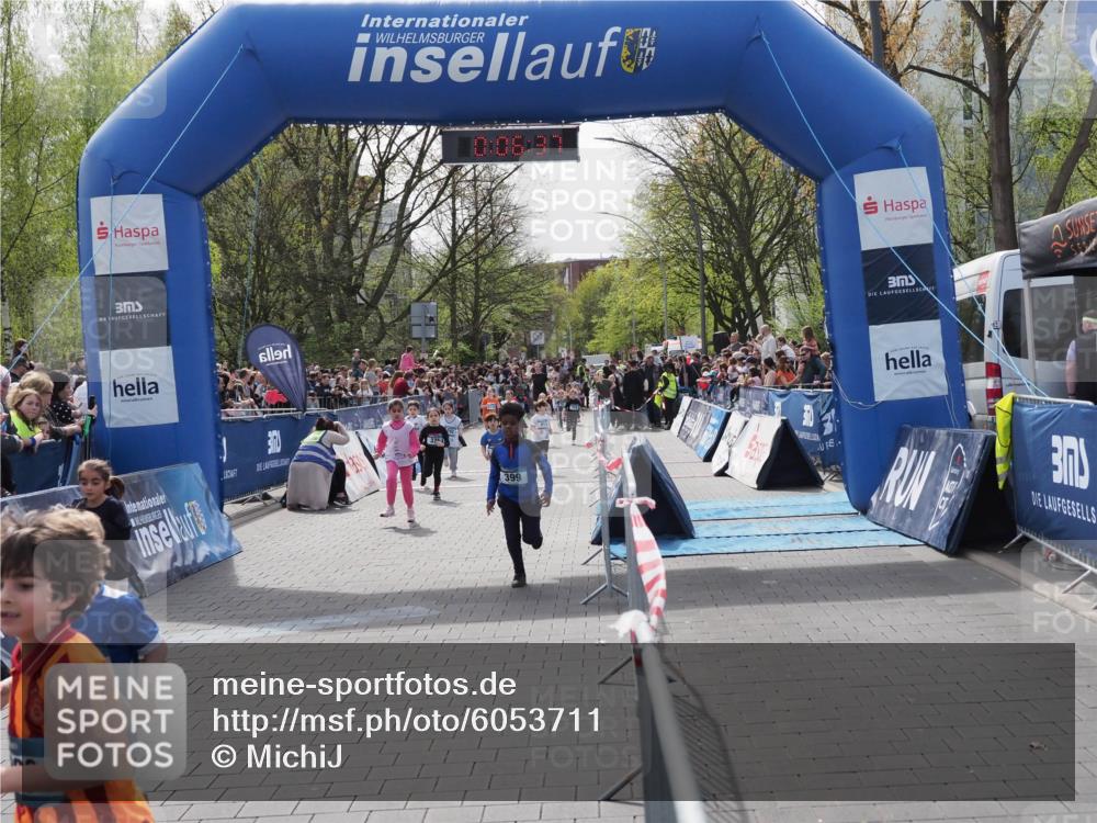 07.04.2024 - 43. Internationalen Wilhelmsburger Insellauf MichiJ http://msf.ph/oto/6053711 07.04.2024 13:11:01 Laufen 375, 3, 399, 370, 39, 90, 168, 169, 180, 292, 310, 313, 375, 399, 414, 645, 718, 725, 743, 752, 899, 913, 924, 1130, 1137 meine-sportfotos.de