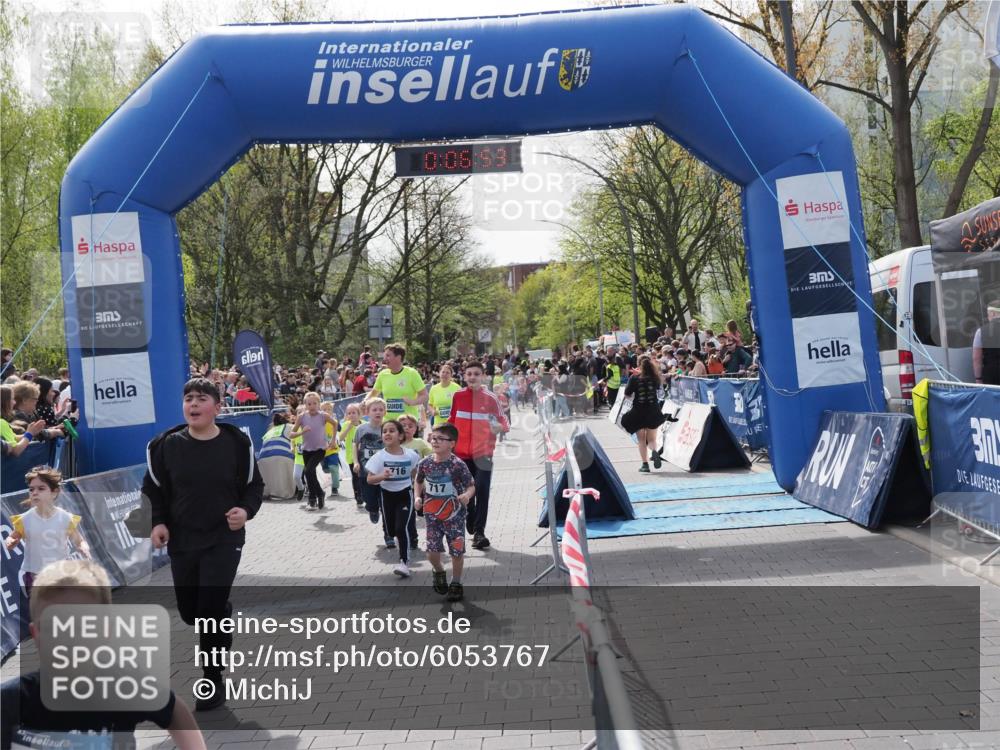 07.04.2024 - 43. Internationalen Wilhelmsburger Insellauf MichiJ http://msf.ph/oto/6053767 07.04.2024 13:11:17 Laufen 0, 06, 53, 716, 717, 3, 99, 154, 158, 338, 339, 591, 592, 593, 674, 707, 710, 716, 729, 756, 761, 766, 895, 896, 902, 907, 944, 955, 1067, 1073, 1121, 2396 meine-sportfotos.de