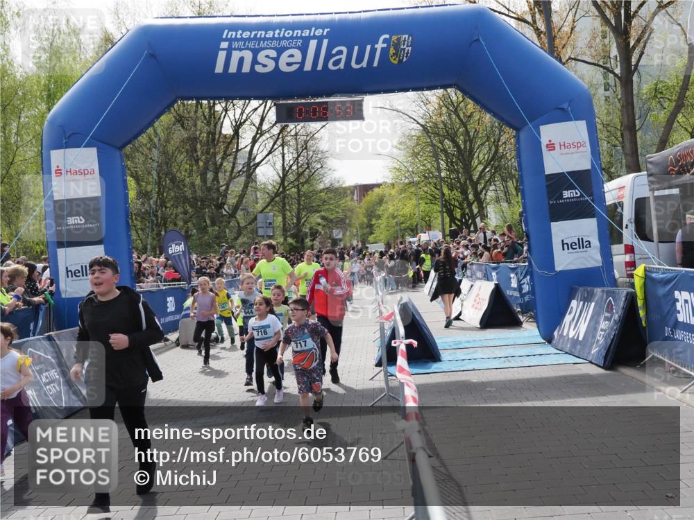 07.04.2024 - 43. Internationalen Wilhelmsburger Insellauf MichiJ http://msf.ph/oto/6053769 07.04.2024 13:11:18 Laufen 944, 0, 06, 53, 716, 717, 3, 99, 154, 158, 327, 338, 339, 591, 592, 593, 674, 706, 710, 729, 756, 761, 763, 766, 895, 896, 902, 907, 944, 955, 1067, 1073, 1120, 1121 meine-sportfotos.de