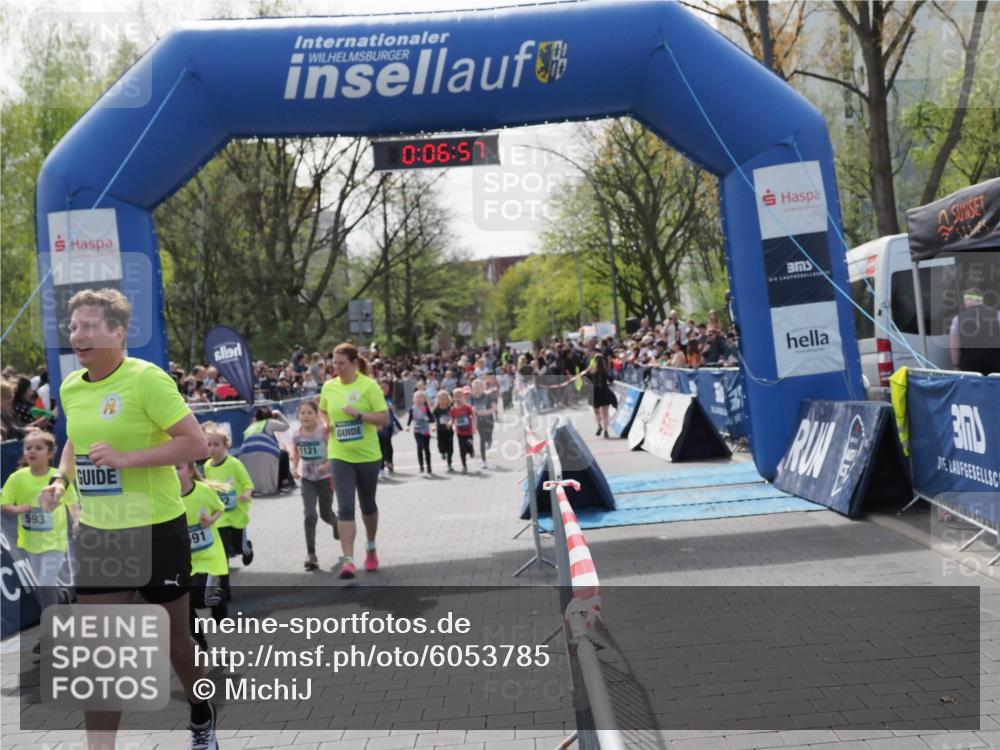 07.04.2024 - 43. Internationalen Wilhelmsburger Insellauf MichiJ http://msf.ph/oto/6053785 07.04.2024 13:11:21 Laufen 593, 91, 0, 06, 57, 1121, 3, 76, 154, 158, 327, 337, 338, 339, 342, 445, 674, 706, 729, 754, 756, 758, 761, 763, 766, 895, 896, 902, 907, 939, 955, 1073, 1120, 1121, 2210 meine-sportfotos.de
