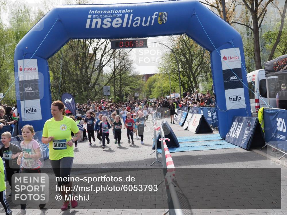 07.04.2024 - 43. Internationalen Wilhelmsburger Insellauf MichiJ http://msf.ph/oto/6053793 07.04.2024 13:11:23 Laufen 99, 0, 06, 58, 339, 902, 895, 131, 3, 68, 76, 154, 158, 295, 327, 337, 338, 339, 342, 445, 664, 671, 706, 713, 729, 754, 756, 758, 761, 763, 766, 895, 896, 902, 907, 931, 939, 955, 1073, 1120, 2210 meine-sportfotos.de