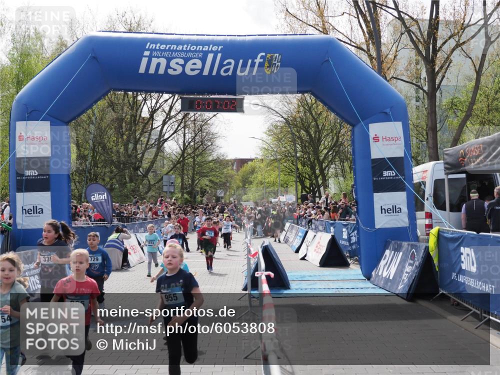07.04.2024 - 43. Internationalen Wilhelmsburger Insellauf MichiJ http://msf.ph/oto/6053808 07.04.2024 13:11:26 Laufen 3, 54, 339, 895, 729, 1073, 955, 761, 20, 68, 76, 295, 327, 337, 342, 412, 445, 603, 664, 671, 706, 713, 742, 754, 756, 758, 761, 763, 766, 896, 907, 920, 922, 931, 939, 1073, 1120, 2210 meine-sportfotos.de