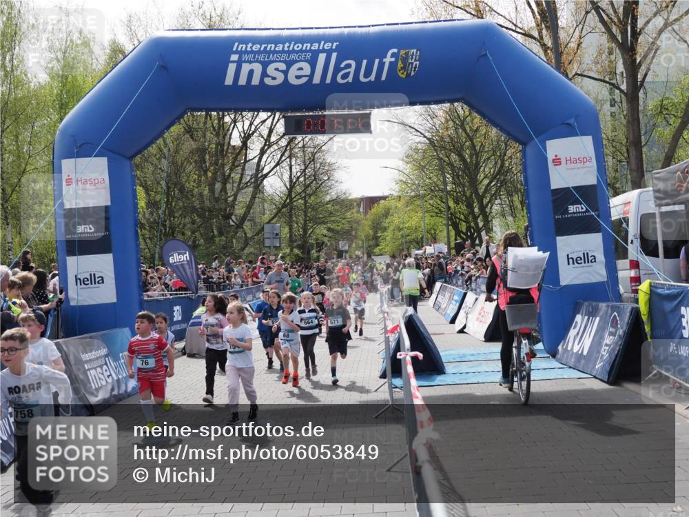 07.04.2024 - 43. Internationalen Wilhelmsburger Insellauf MichiJ http://msf.ph/oto/6053849 07.04.2024 13:11:35 Laufen 758, 76, 75, 68, 664, 671, 68, 295, 412, 603, 654, 664, 671, 708, 712, 713, 742, 893, 920, 922, 923, 930, 931, 953, 959, 1114 meine-sportfotos.de