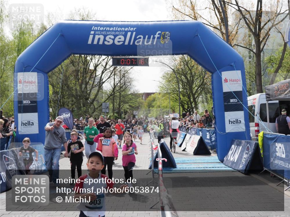 07.04.2024 - 43. Internationalen Wilhelmsburger Insellauf MichiJ http://msf.ph/oto/6053874 07.04.2024 13:11:40 Laufen 959, 412, 603, 0, 07, 16, 93, 98, 296, 654, 708, 712, 893, 923, 930, 935, 953, 959, 960, 1114, 1128 meine-sportfotos.de