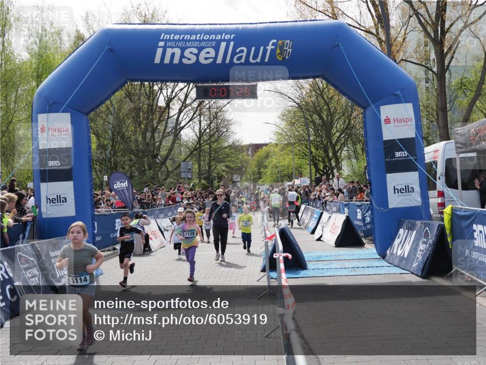 07.04.2024 - 43. Internationalen Wilhelmsburger Insellauf MichiJ http://msf.ph/oto/6053919 07.04.2024 13:11:50 Laufen 0, 07, 25, 70, 1114, 1128, 3, 91, 98, 145, 228, 296, 312, 326, 390, 588, 693, 701, 704, 733, 753, 764, 927, 935, 960, 1128 meine-sportfotos.de