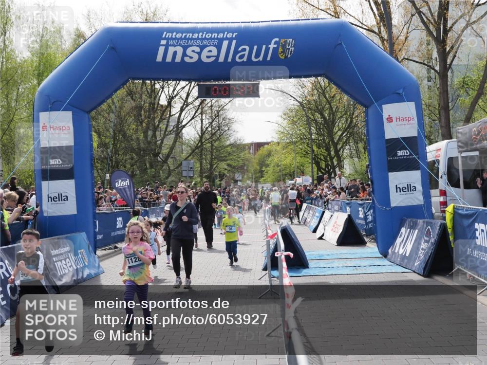 07.04.2024 - 43. Internationalen Wilhelmsburger Insellauf MichiJ http://msf.ph/oto/6053927 07.04.2024 13:11:51 Laufen 90, 112, 0, 07, 27, 3, 31, 91, 98, 145, 228, 296, 312, 326, 390, 588, 693, 701, 704, 733, 753, 764, 927, 933, 935, 960 meine-sportfotos.de
