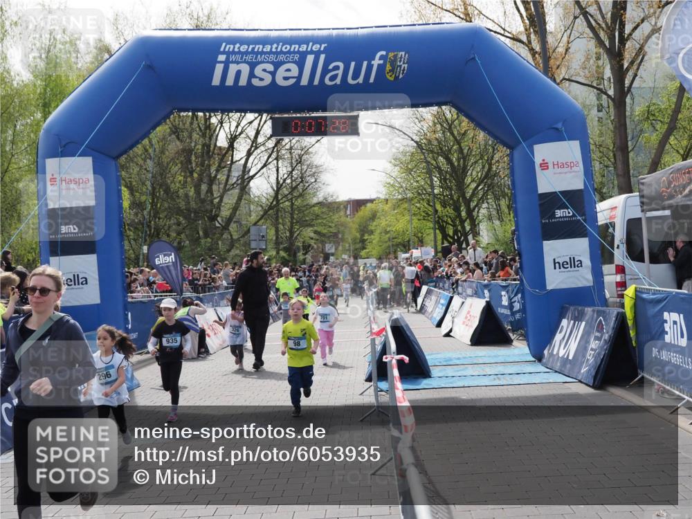 07.04.2024 - 43. Internationalen Wilhelmsburger Insellauf MichiJ http://msf.ph/oto/6053935 07.04.2024 13:11:53 Laufen 296, 935, 326, 98, 0, 07, 28, 701, 3, 91, 103, 145, 228, 312, 316, 326, 390, 588, 693, 701, 704, 719, 733, 753, 764, 926, 927, 933 meine-sportfotos.de