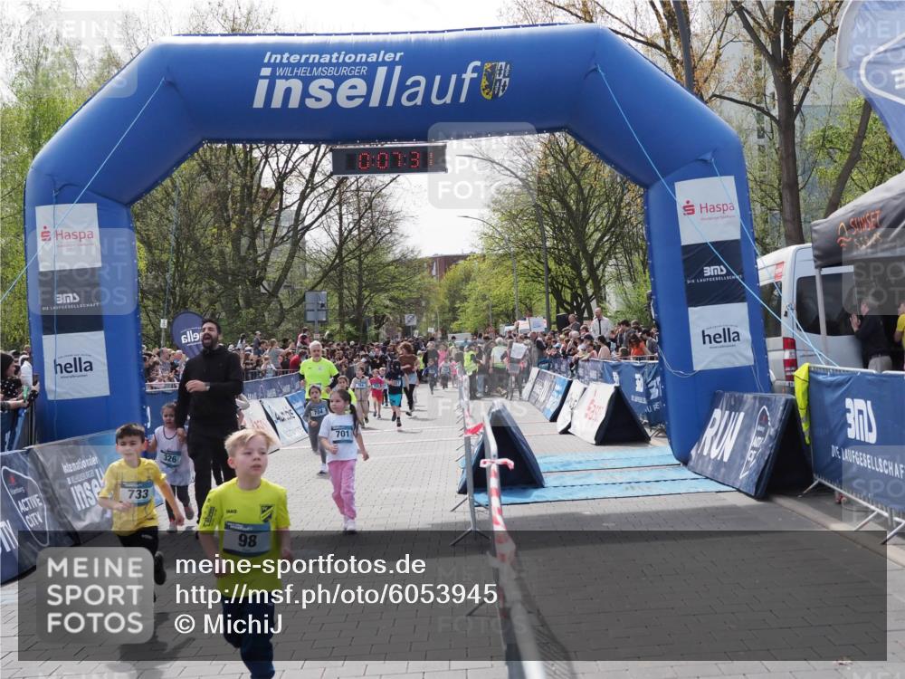 07.04.2024 - 43. Internationalen Wilhelmsburger Insellauf MichiJ http://msf.ph/oto/6053945 07.04.2024 13:11:55 Laufen 733, 326, 98, 0, 07, 31, 704, 701, 91, 103, 145, 228, 312, 316, 390, 588, 701, 704, 719, 753, 764, 926, 927, 933, 1113 meine-sportfotos.de
