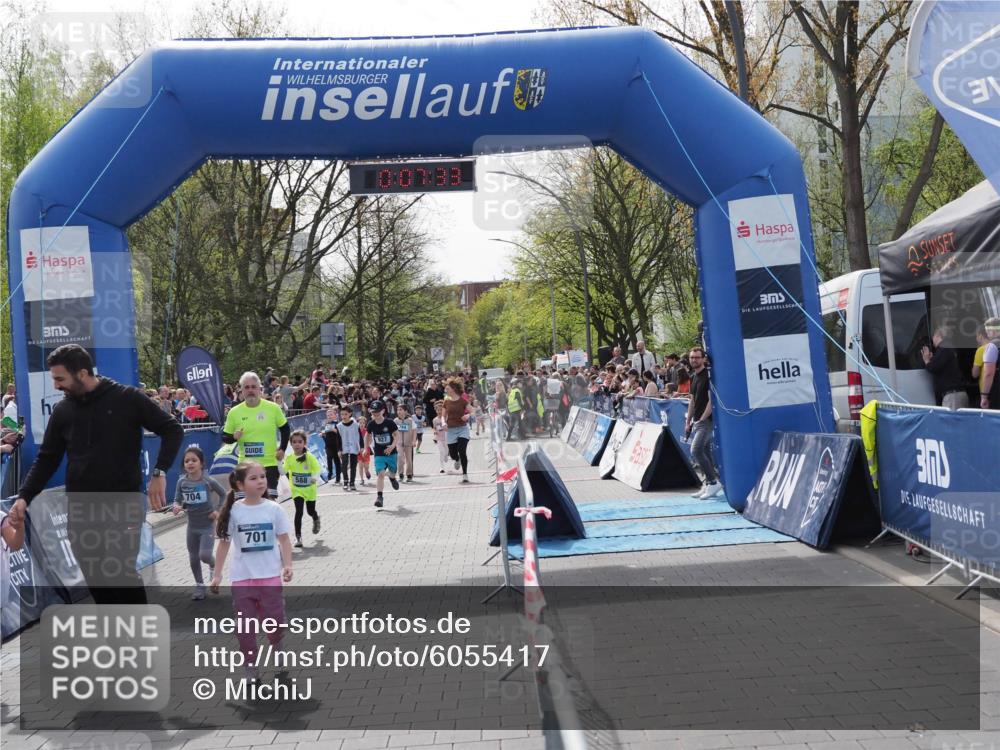 07.04.2024 - 43. Internationalen Wilhelmsburger Insellauf MichiJ http://msf.ph/oto/6055417 07.04.2024 13:11:57 Laufen 704, 701, 10, 07, 33, 588, 91, 103, 145, 228, 312, 316, 390, 588, 704, 719, 723, 726, 753, 764, 906, 926, 927, 933, 1113 meine-sportfotos.de
