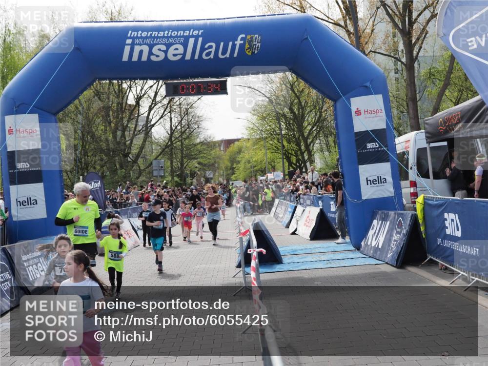07.04.2024 - 43. Internationalen Wilhelmsburger Insellauf MichiJ http://msf.ph/oto/6055425 07.04.2024 13:11:59 Laufen 70, 701, 588, 0, 07, 39, 3, 91, 103, 145, 228, 312, 316, 390, 719, 723, 724, 726, 753, 764, 906, 926, 927, 933, 1113 meine-sportfotos.de