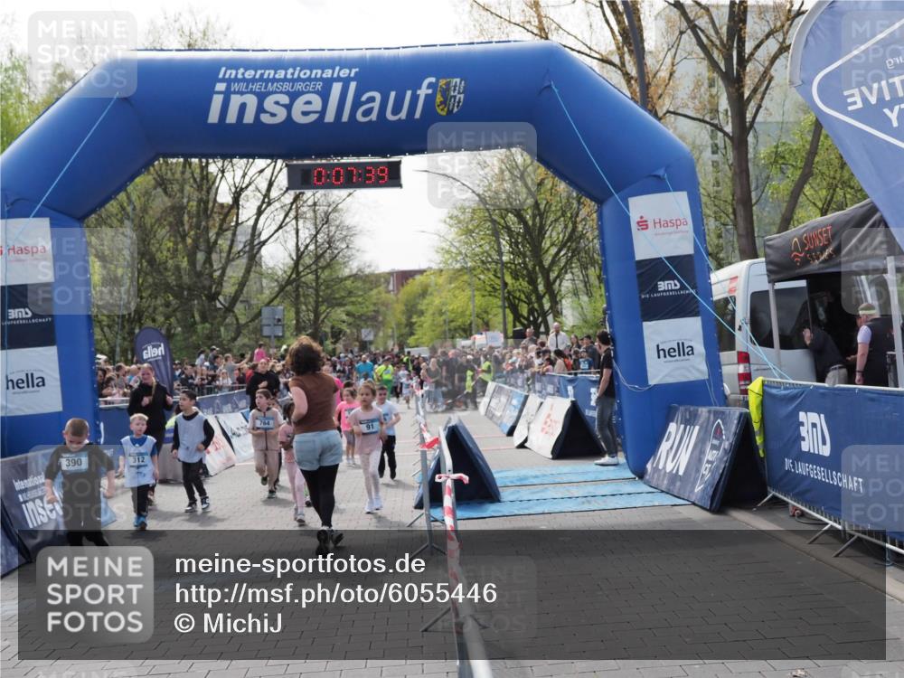 07.04.2024 - 43. Internationalen Wilhelmsburger Insellauf MichiJ http://msf.ph/oto/6055446 07.04.2024 13:12:03 Laufen 390, 312, 0, 07, 39, 764, 91, 103, 145, 298, 300, 312, 316, 625, 675, 705, 719, 723, 724, 726, 749, 906, 926, 933, 1113 meine-sportfotos.de