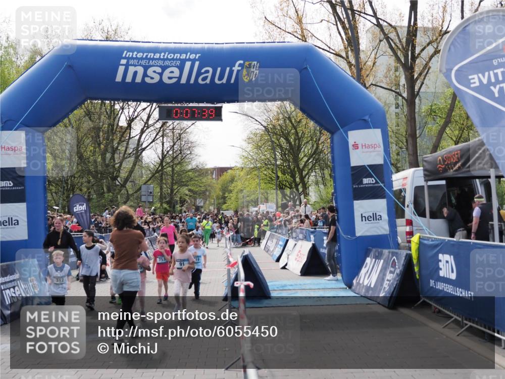 07.04.2024 - 43. Internationalen Wilhelmsburger Insellauf MichiJ http://msf.ph/oto/6055450 07.04.2024 13:12:04 Laufen 312, 753, 91, 0, 07, 39, 19, 103, 298, 300, 316, 625, 675, 705, 719, 723, 724, 726, 731, 741, 749, 906, 926, 933, 1113 meine-sportfotos.de