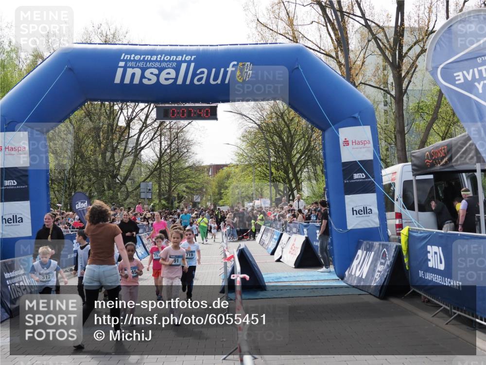 07.04.2024 - 43. Internationalen Wilhelmsburger Insellauf MichiJ http://msf.ph/oto/6055451 07.04.2024 13:12:04 Laufen 312, 0, 07, 40, 75, 91, 45, 719, 103, 298, 300, 316, 625, 675, 705, 719, 723, 724, 726, 731, 741, 749, 906, 926, 933, 1113 meine-sportfotos.de