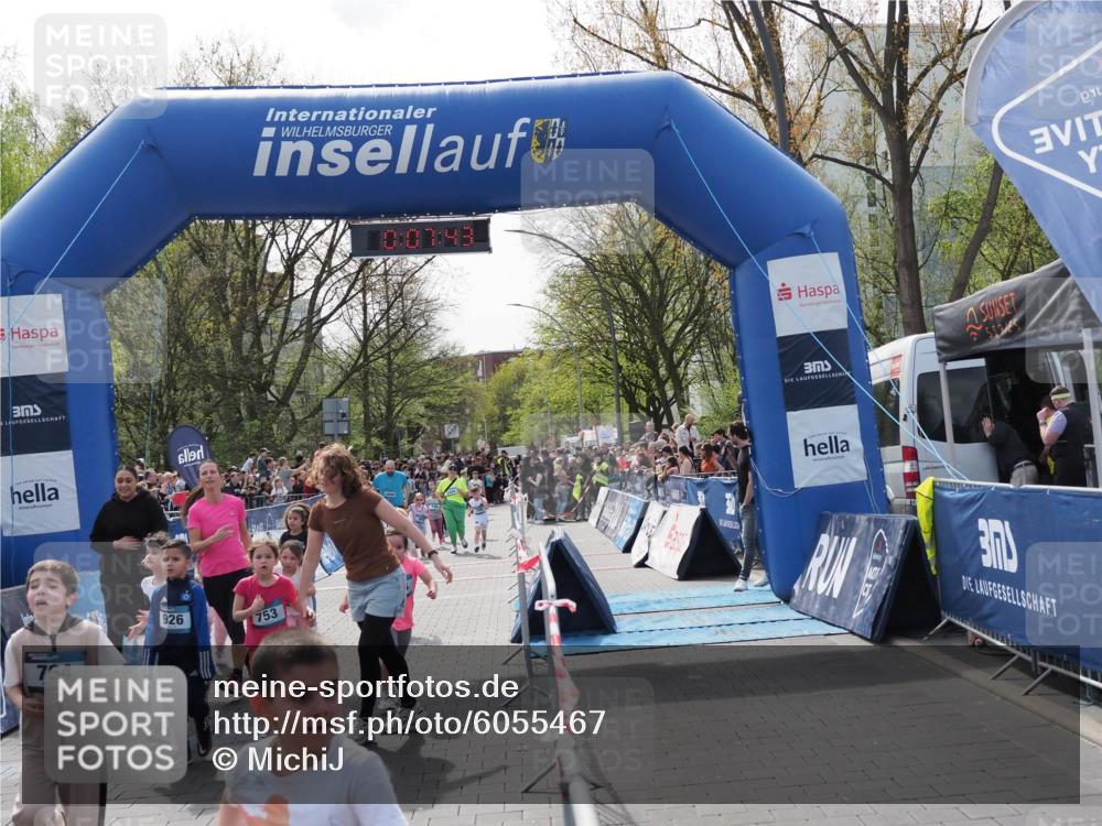 07.04.2024 - 43. Internationalen Wilhelmsburger Insellauf MichiJ http://msf.ph/oto/6055467 07.04.2024 13:12:08 Laufen 764, 926, 753, 298, 300, 625, 675, 705, 723, 724, 726, 731, 741, 749, 906 meine-sportfotos.de