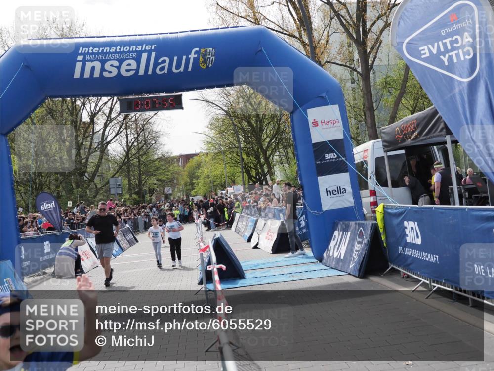 07.04.2024 - 43. Internationalen Wilhelmsburger Insellauf MichiJ http://msf.ph/oto/6055529 07.04.2024 13:12:20 Laufen 370, 0, 07, 55, 301, 936, 938, 1115 meine-sportfotos.de