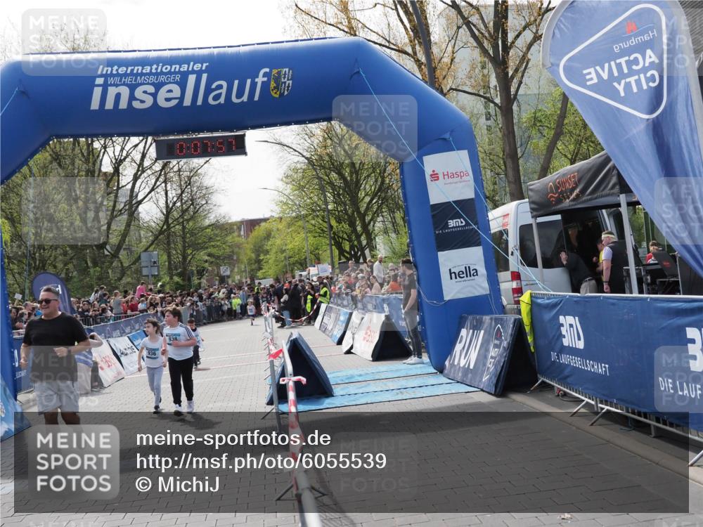 07.04.2024 - 43. Internationalen Wilhelmsburger Insellauf MichiJ http://msf.ph/oto/6055539 07.04.2024 13:12:22 Laufen 0, 07, 57, 936, 938, 301, 936, 938, 1115 meine-sportfotos.de