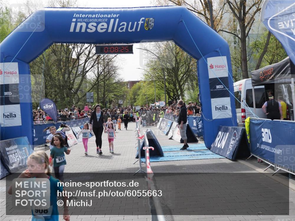07.04.2024 - 43. Internationalen Wilhelmsburger Insellauf MichiJ http://msf.ph/oto/6055663 07.04.2024 13:12:49 Laufen 434, 0, 08, 25, 911, 912, 1125, 908, 92, 714, 901, 912, 932, 1076, 1125 meine-sportfotos.de