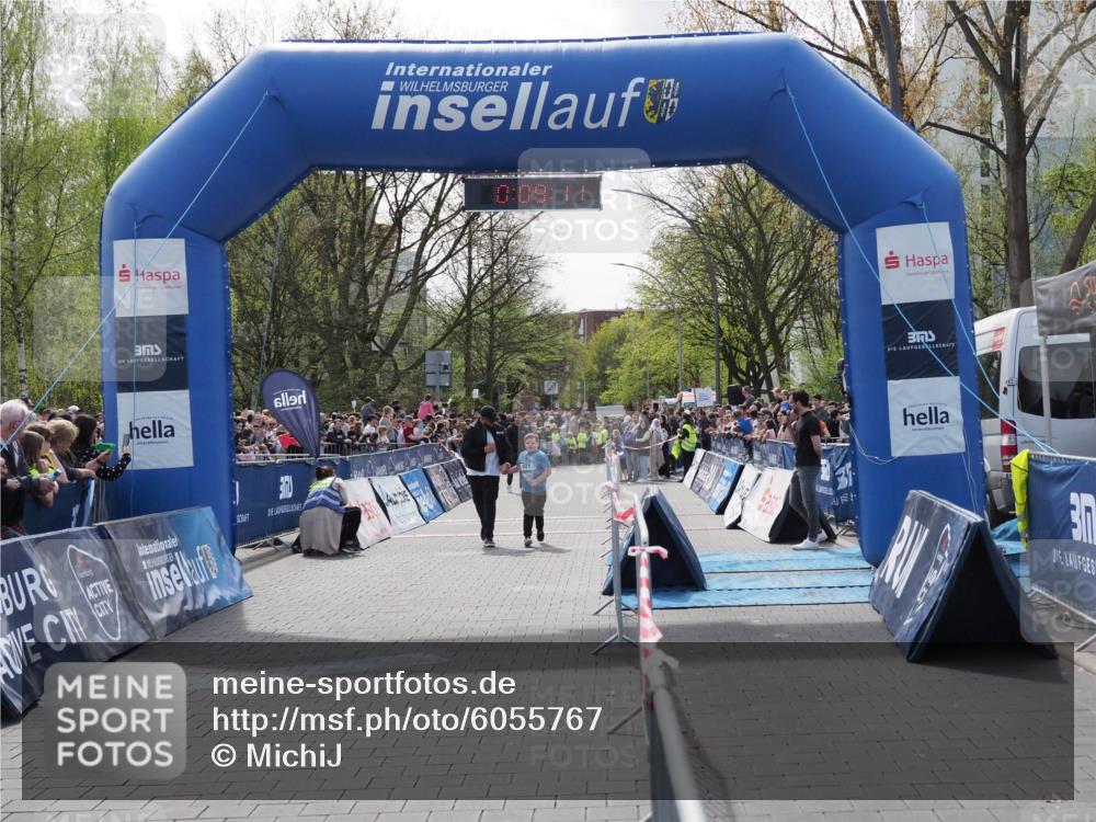 07.04.2024 - 43. Internationalen Wilhelmsburger Insellauf MichiJ http://msf.ph/oto/6055767 07.04.2024 13:13:35 Laufen 0, 09, 11, 921, 3, 921 meine-sportfotos.de