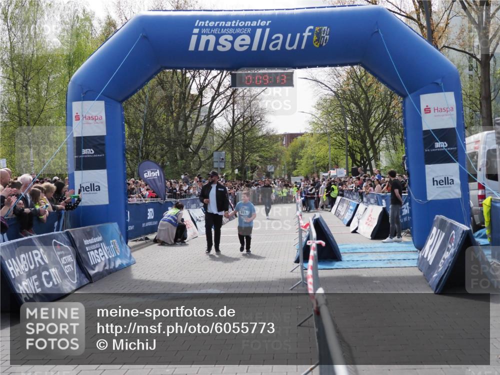 07.04.2024 - 43. Internationalen Wilhelmsburger Insellauf MichiJ http://msf.ph/oto/6055773 07.04.2024 13:13:37 Laufen 921, 0, 09, 13, 921 meine-sportfotos.de