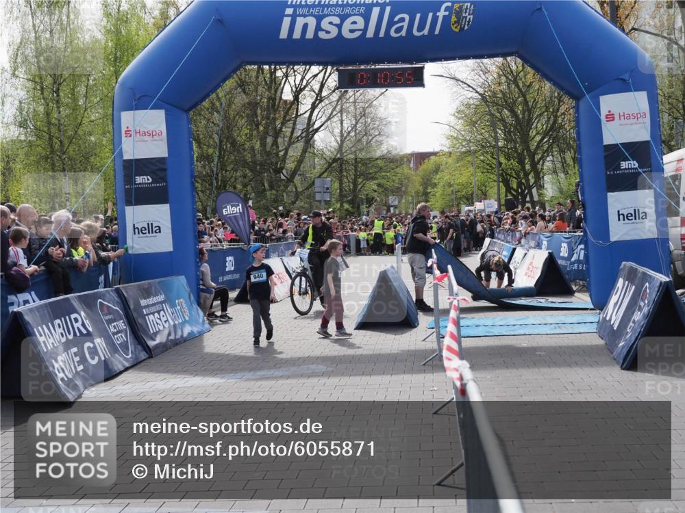 07.04.2024 - 43. Internationalen Wilhelmsburger Insellauf MichiJ http://msf.ph/oto/6055871 07.04.2024 13:15:19 Laufen 0, 10, 55, 940, 3 meine-sportfotos.de