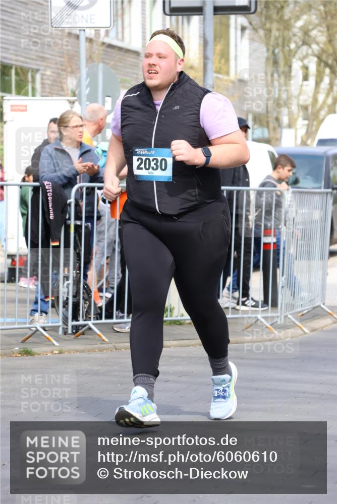 07.04.2024 - 43. Internationalen Wilhelmsburger Insellauf Strokosch-Dieckow http://msf.ph/oto/6060610 07.04.2024 12:58:01 Ziel  meine-sportfotos.de