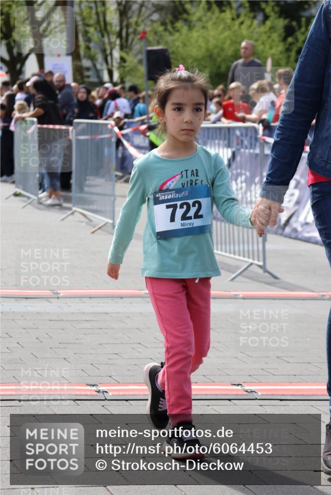 07.04.2024 - 43. Internationalen Wilhelmsburger Insellauf Strokosch-Dieckow http://msf.ph/oto/6064453 07.04.2024 13:14:43 Ziel 722 meine-sportfotos.de