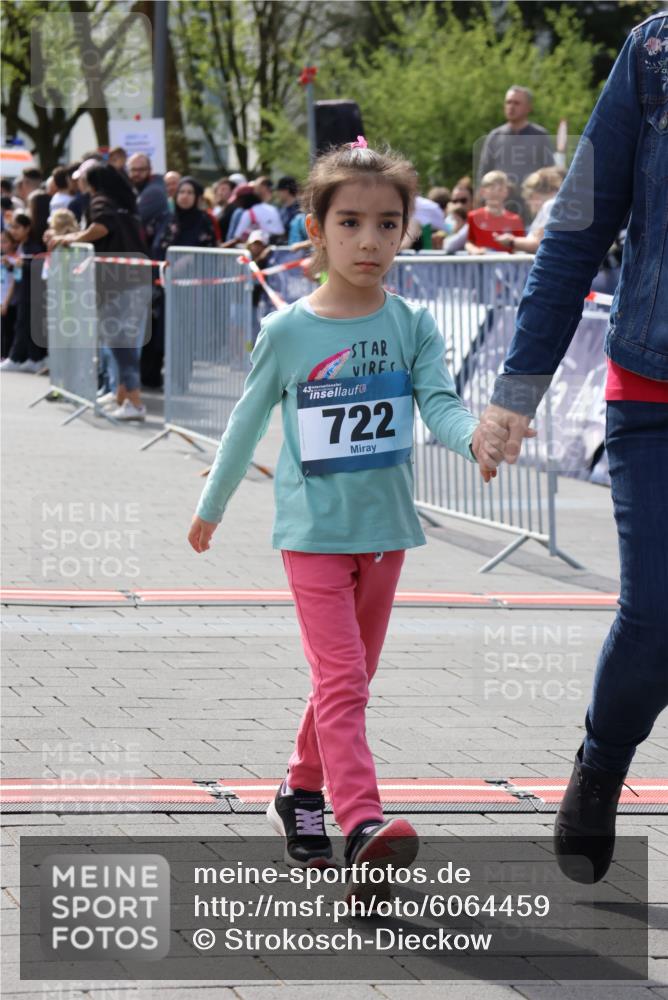 07.04.2024 - 43. Internationalen Wilhelmsburger Insellauf Strokosch-Dieckow http://msf.ph/oto/6064459 07.04.2024 13:14:43 Ziel 722 meine-sportfotos.de
