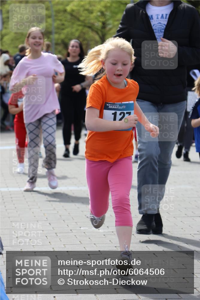 07.04.2024 - 43. Internationalen Wilhelmsburger Insellauf Strokosch-Dieckow http://msf.ph/oto/6064506 07.04.2024 13:12:33 Ziel 17, 53, 92, 100, 127, 299, 700, 767, 898, 908, 911, 912, 1115, 1125 meine-sportfotos.de