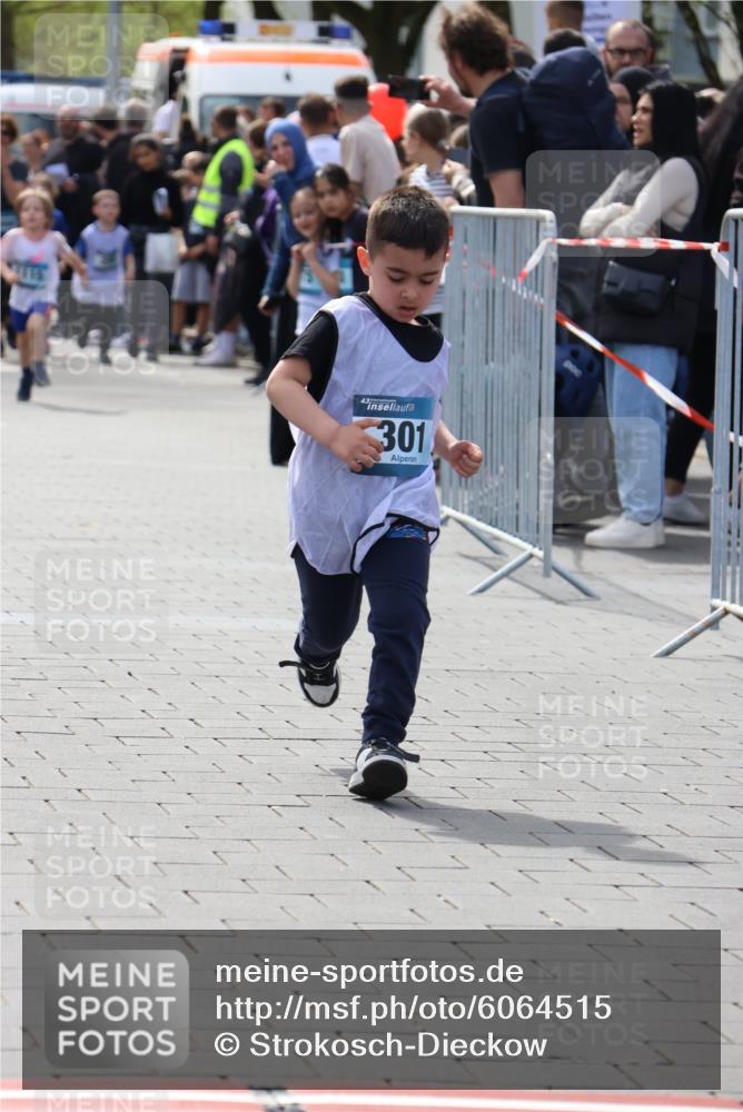 07.04.2024 - 43. Internationalen Wilhelmsburger Insellauf Strokosch-Dieckow http://msf.ph/oto/6064515 07.04.2024 13:12:19 Ziel 100, 299, 301, 936, 938, 1115 meine-sportfotos.de