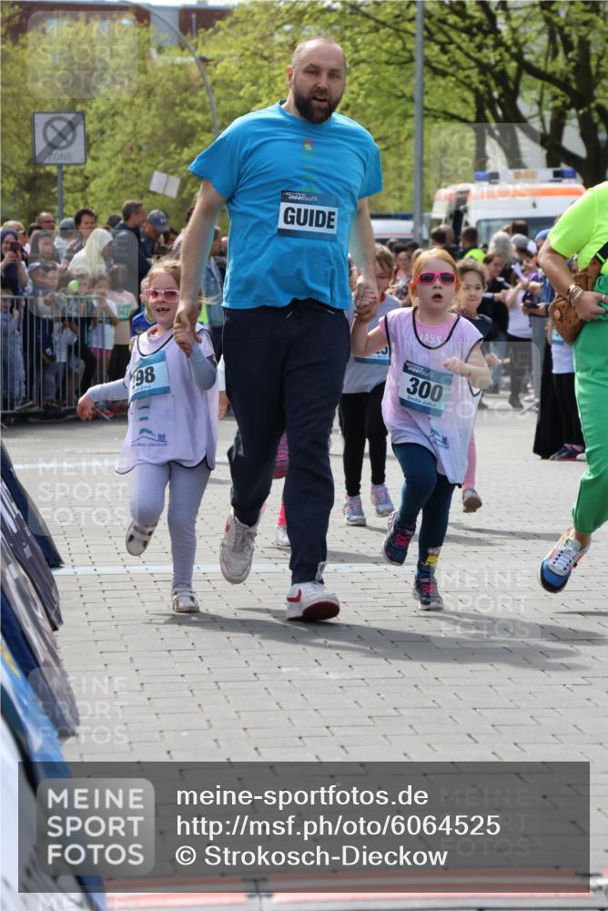 07.04.2024 - 43. Internationalen Wilhelmsburger Insellauf Strokosch-Dieckow http://msf.ph/oto/6064525 07.04.2024 13:12:06 Ziel 103, 298, 300, 625, 675, 705, 723, 724, 726, 731, 741, 749, 906, 936, 938, 1113 meine-sportfotos.de