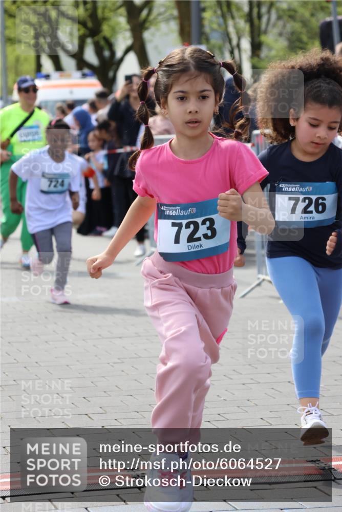 07.04.2024 - 43. Internationalen Wilhelmsburger Insellauf Strokosch-Dieckow http://msf.ph/oto/6064527 07.04.2024 13:12:03 Ziel 91, 103, 145, 298, 300, 312, 316, 625, 675, 705, 719, 723, 724, 726, 731, 741, 749, 906, 926, 933, 936, 1113 meine-sportfotos.de