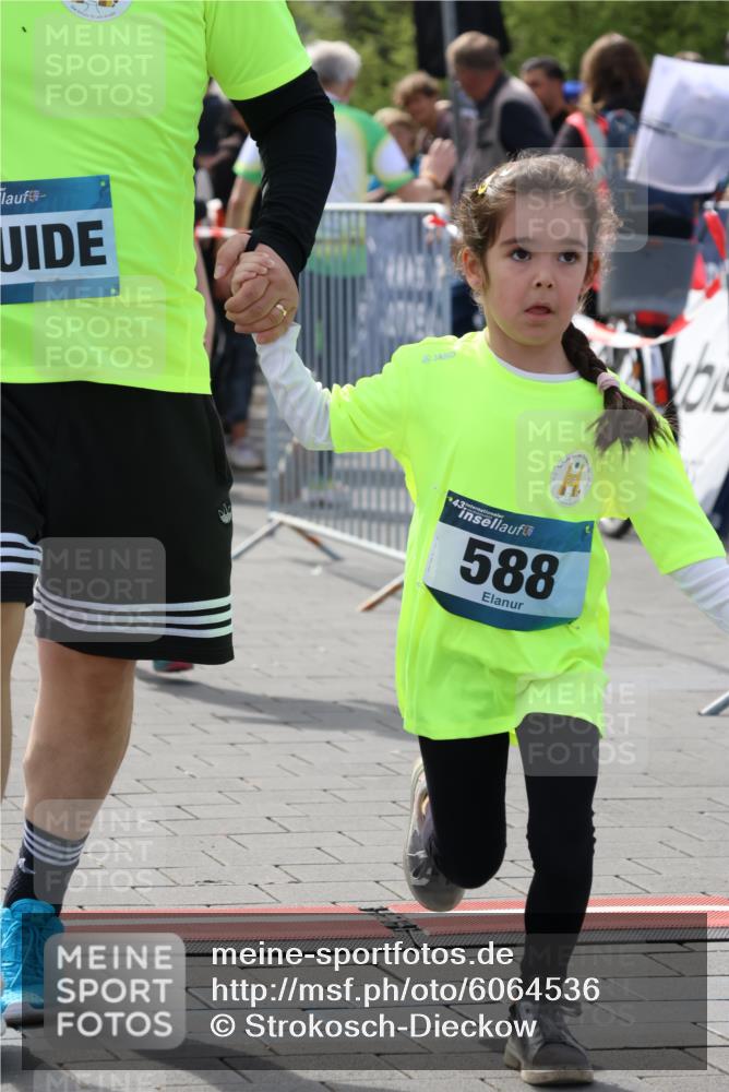 07.04.2024 - 43. Internationalen Wilhelmsburger Insellauf Strokosch-Dieckow http://msf.ph/oto/6064536 07.04.2024 13:11:53 Ziel 91, 103, 145, 228, 312, 316, 326, 390, 588, 693, 701, 704, 719, 723, 724, 726, 733, 753, 764, 906, 926, 927, 933, 1113 meine-sportfotos.de
