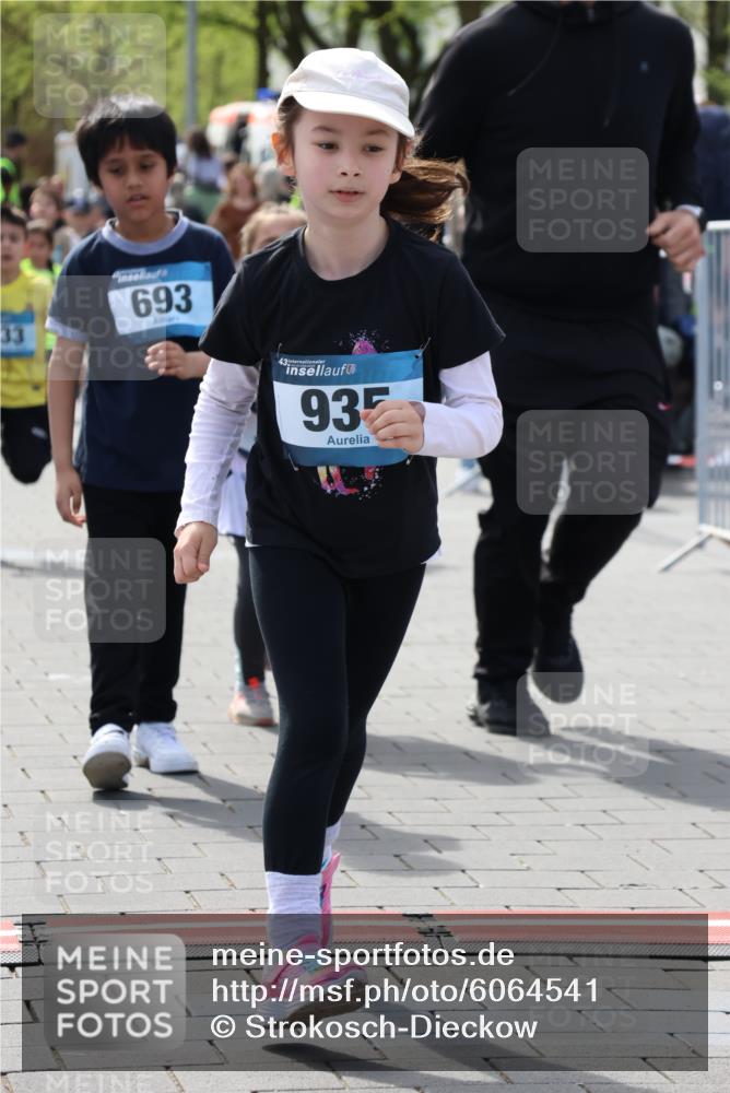 07.04.2024 - 43. Internationalen Wilhelmsburger Insellauf Strokosch-Dieckow http://msf.ph/oto/6064541 07.04.2024 13:11:47 Ziel 91, 98, 103, 145, 228, 296, 312, 316, 326, 390, 588, 693, 701, 704, 719, 733, 753, 764, 926, 927, 930, 933, 935, 960, 1114, 1128 meine-sportfotos.de