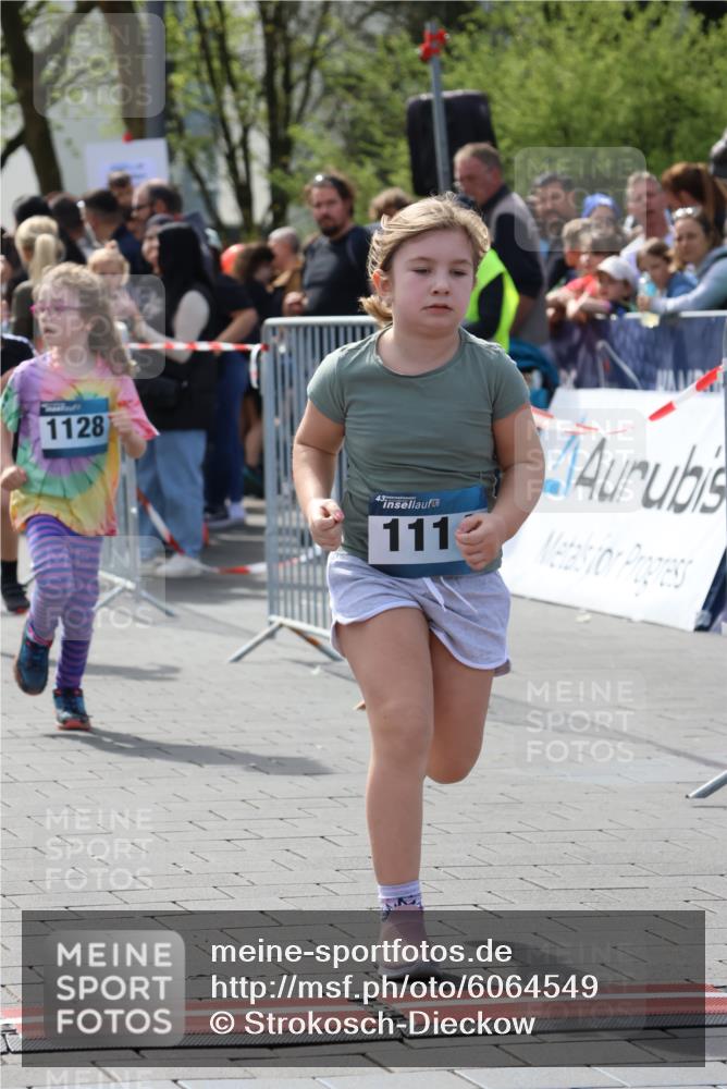 07.04.2024 - 43. Internationalen Wilhelmsburger Insellauf Strokosch-Dieckow http://msf.ph/oto/6064549 07.04.2024 13:11:42 Ziel 98, 296, 326, 588, 693, 701, 704, 708, 733, 764, 923, 927, 930, 935, 953, 960, 1114, 1128 meine-sportfotos.de