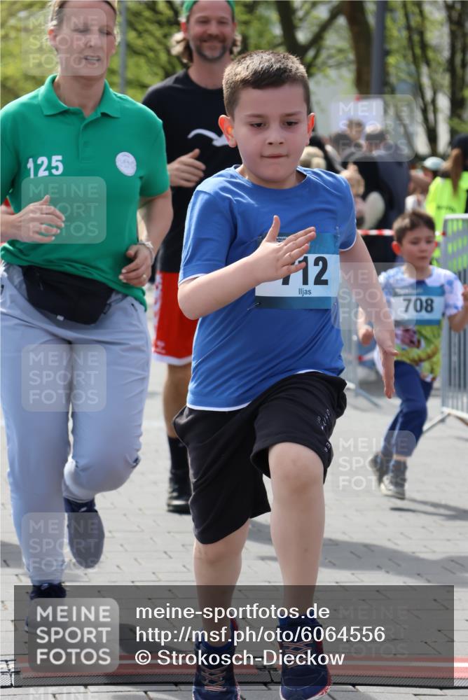 07.04.2024 - 43. Internationalen Wilhelmsburger Insellauf Strokosch-Dieckow http://msf.ph/oto/6064556 07.04.2024 13:11:35 Ziel 68, 98, 295, 296, 326, 412, 603, 654, 664, 671, 693, 708, 712, 713, 733, 742, 893, 920, 922, 923, 930, 931, 935, 953, 959, 960, 1114, 1128 meine-sportfotos.de