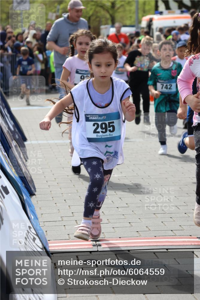 07.04.2024 - 43. Internationalen Wilhelmsburger Insellauf Strokosch-Dieckow http://msf.ph/oto/6064559 07.04.2024 13:11:30 Ziel 68, 76, 295, 327, 337, 342, 412, 445, 603, 654, 664, 671, 706, 708, 712, 713, 742, 754, 756, 758, 763, 893, 920, 922, 923, 930, 931, 939, 953, 959, 1114, 1120, 2210 meine-sportfotos.de