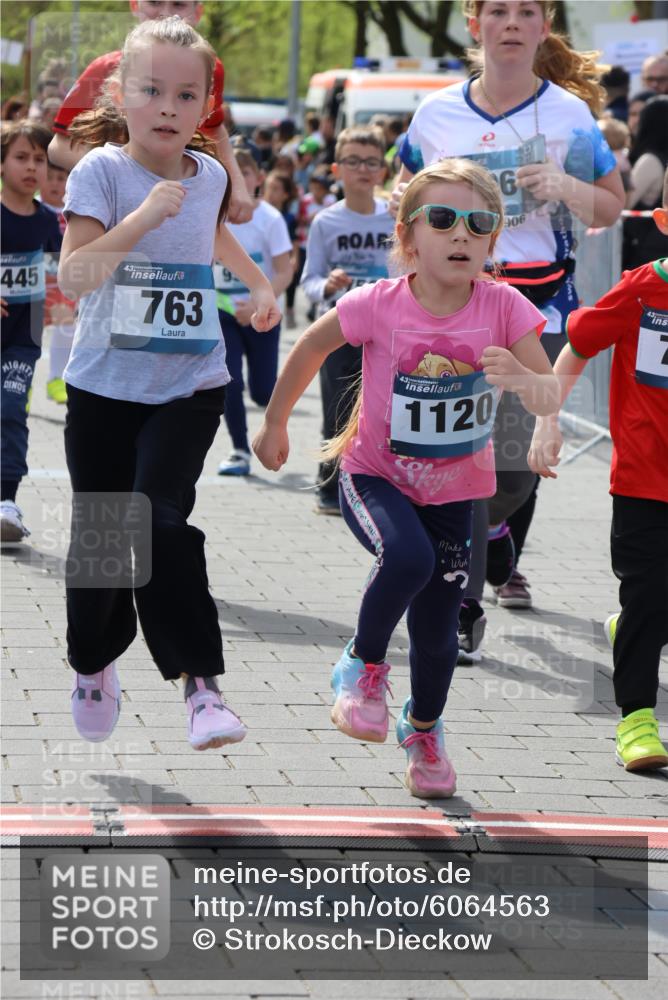 07.04.2024 - 43. Internationalen Wilhelmsburger Insellauf Strokosch-Dieckow http://msf.ph/oto/6064563 07.04.2024 13:11:25 Ziel 68, 76, 154, 158, 295, 327, 337, 339, 342, 412, 445, 603, 654, 664, 671, 706, 708, 712, 713, 742, 754, 756, 758, 761, 763, 766, 893, 896, 907, 920, 922, 931, 939, 953, 959, 1073, 1120, 2210 meine-sportfotos.de