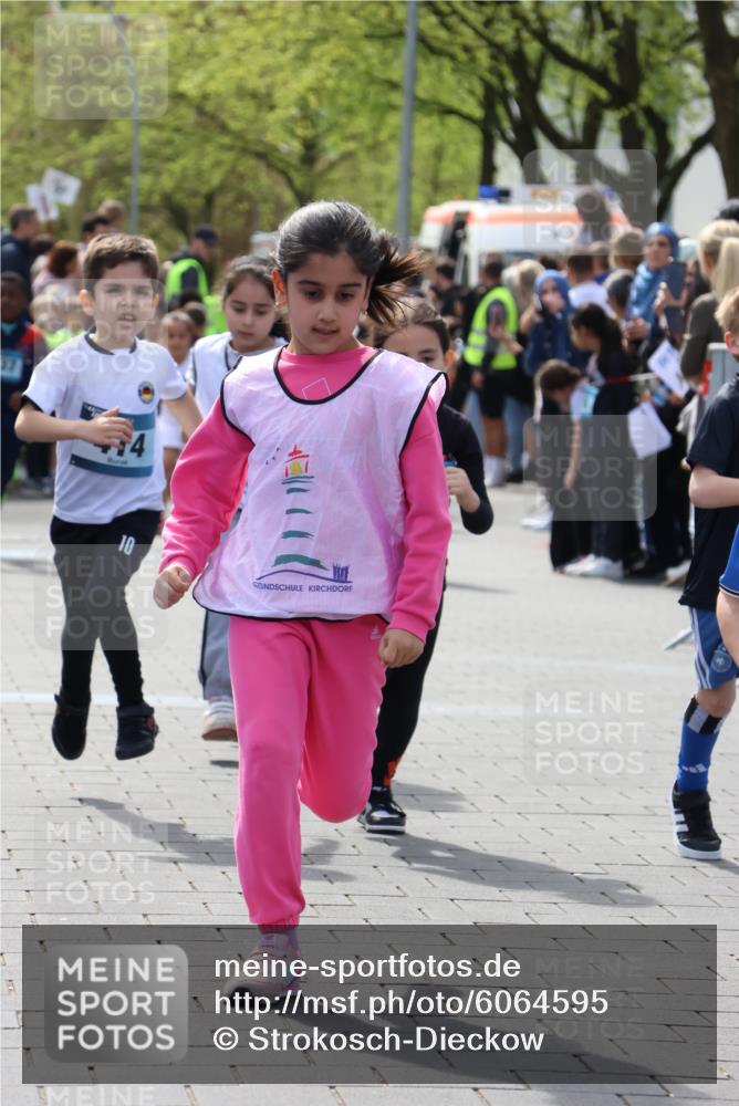07.04.2024 - 43. Internationalen Wilhelmsburger Insellauf Strokosch-Dieckow http://msf.ph/oto/6064595 07.04.2024 13:10:58 Ziel 39, 90, 94, 168, 169, 180, 292, 310, 313, 365, 375, 399, 414, 589, 645, 707, 716, 717, 718, 725, 728, 743, 752, 899, 905, 913, 924, 1130, 1137, 2396 meine-sportfotos.de