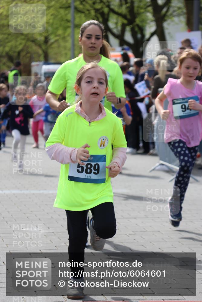 07.04.2024 - 43. Internationalen Wilhelmsburger Insellauf Strokosch-Dieckow http://msf.ph/oto/6064601 07.04.2024 13:10:52 Ziel 39, 81, 94, 168, 292, 310, 329, 375, 399, 414, 589, 598, 645, 692, 718, 725, 727, 728, 743, 752, 759, 760, 899, 904, 905, 909, 913, 915, 925, 1130, 1137 meine-sportfotos.de