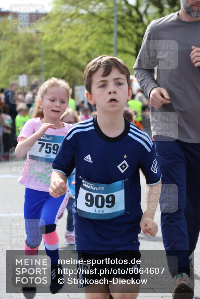 07.04.2024 - 43. Internationalen Wilhelmsburger Insellauf Strokosch-Dieckow http://msf.ph/oto/6064607 07.04.2024 13:10:48 Ziel 81, 94, 168, 292, 304, 310, 329, 367, 375, 399, 411, 414, 589, 598, 645, 692, 711, 720, 725, 727, 728, 759, 760, 899, 904, 905, 909, 913, 915, 925, 957 meine-sportfotos.de