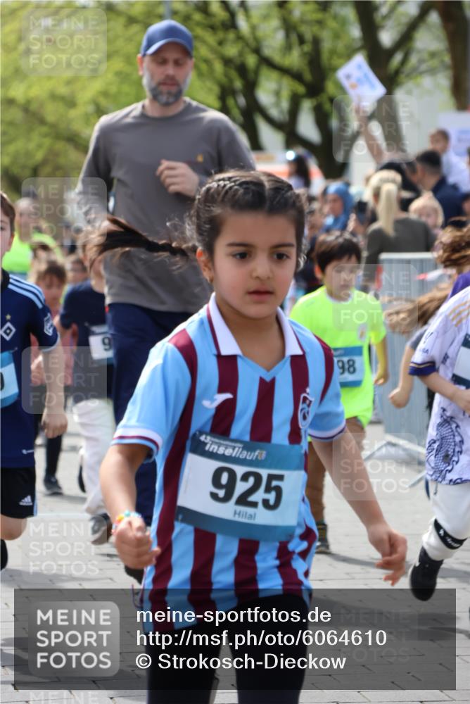 07.04.2024 - 43. Internationalen Wilhelmsburger Insellauf Strokosch-Dieckow http://msf.ph/oto/6064610 07.04.2024 13:10:47 Ziel 81, 94, 168, 292, 304, 310, 329, 367, 375, 399, 411, 414, 589, 598, 645, 692, 711, 720, 725, 727, 728, 759, 760, 899, 904, 905, 909, 913, 915, 925, 957, 1075 meine-sportfotos.de