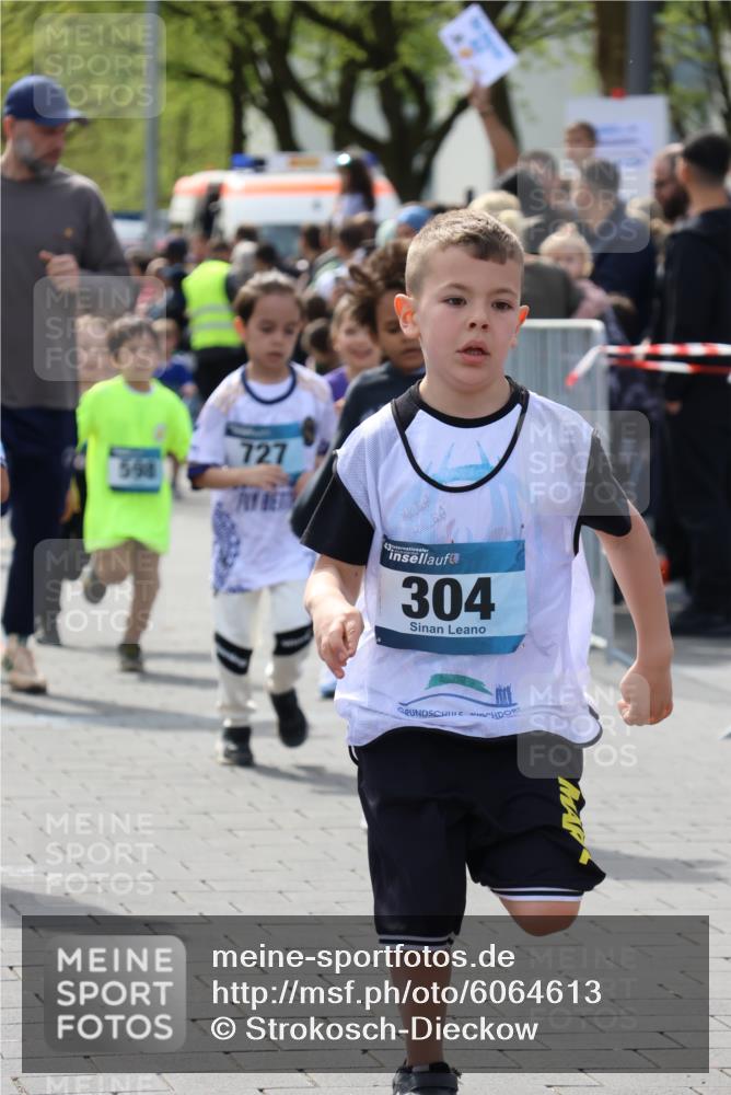 07.04.2024 - 43. Internationalen Wilhelmsburger Insellauf Strokosch-Dieckow http://msf.ph/oto/6064613 07.04.2024 13:10:45 Ziel 26, 37, 81, 94, 168, 304, 310, 329, 367, 375, 399, 411, 589, 598, 631, 645, 692, 711, 720, 725, 727, 728, 738, 759, 760, 894, 899, 904, 905, 909, 915, 925, 952, 957, 1075 meine-sportfotos.de