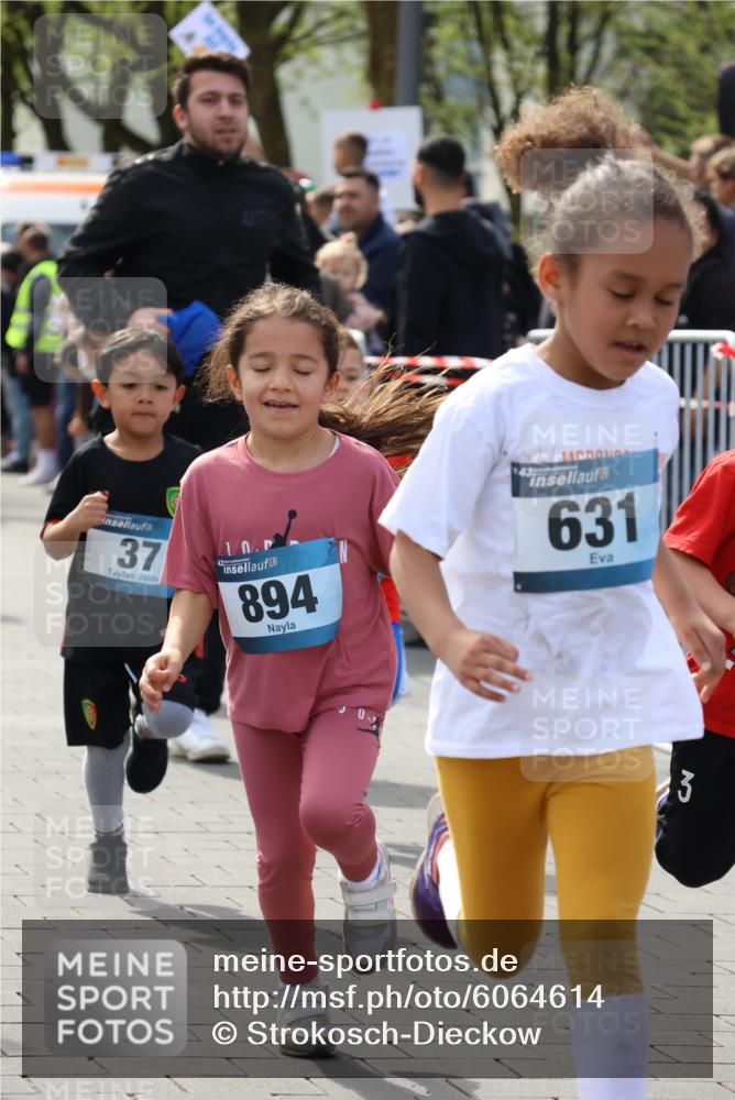 07.04.2024 - 43. Internationalen Wilhelmsburger Insellauf Strokosch-Dieckow http://msf.ph/oto/6064614 07.04.2024 13:10:39 Ziel 26, 37, 81, 304, 329, 334, 367, 411, 433, 589, 598, 631, 692, 711, 720, 721, 727, 728, 732, 738, 744, 750, 751, 759, 760, 894, 904, 909, 915, 925, 947, 952, 956, 957, 1075 meine-sportfotos.de