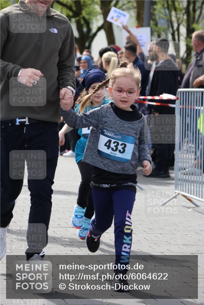 07.04.2024 - 43. Internationalen Wilhelmsburger Insellauf Strokosch-Dieckow http://msf.ph/oto/6064622 07.04.2024 13:10:34 Ziel 26, 37, 89, 304, 334, 336, 367, 411, 433, 631, 655, 692, 711, 720, 721, 732, 738, 744, 750, 751, 894, 903, 910, 925, 945, 947, 952, 956, 957, 1075 meine-sportfotos.de