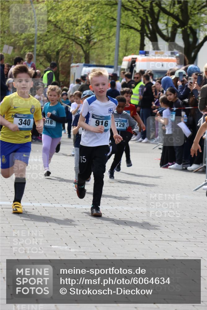 07.04.2024 - 43. Internationalen Wilhelmsburger Insellauf Strokosch-Dieckow http://msf.ph/oto/6064634 07.04.2024 13:10:23 Ziel 89, 129, 179, 290, 305, 336, 340, 433, 447, 594, 599, 600, 655, 721, 730, 732, 750, 751, 762, 768, 900, 903, 910, 914, 916, 918, 945, 947 meine-sportfotos.de