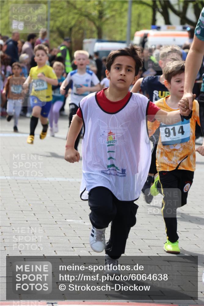07.04.2024 - 43. Internationalen Wilhelmsburger Insellauf Strokosch-Dieckow http://msf.ph/oto/6064638 07.04.2024 13:10:22 Ziel 89, 129, 179, 290, 305, 336, 340, 433, 447, 594, 599, 600, 655, 715, 721, 730, 732, 751, 762, 768, 900, 903, 910, 914, 916, 918, 945, 947 meine-sportfotos.de
