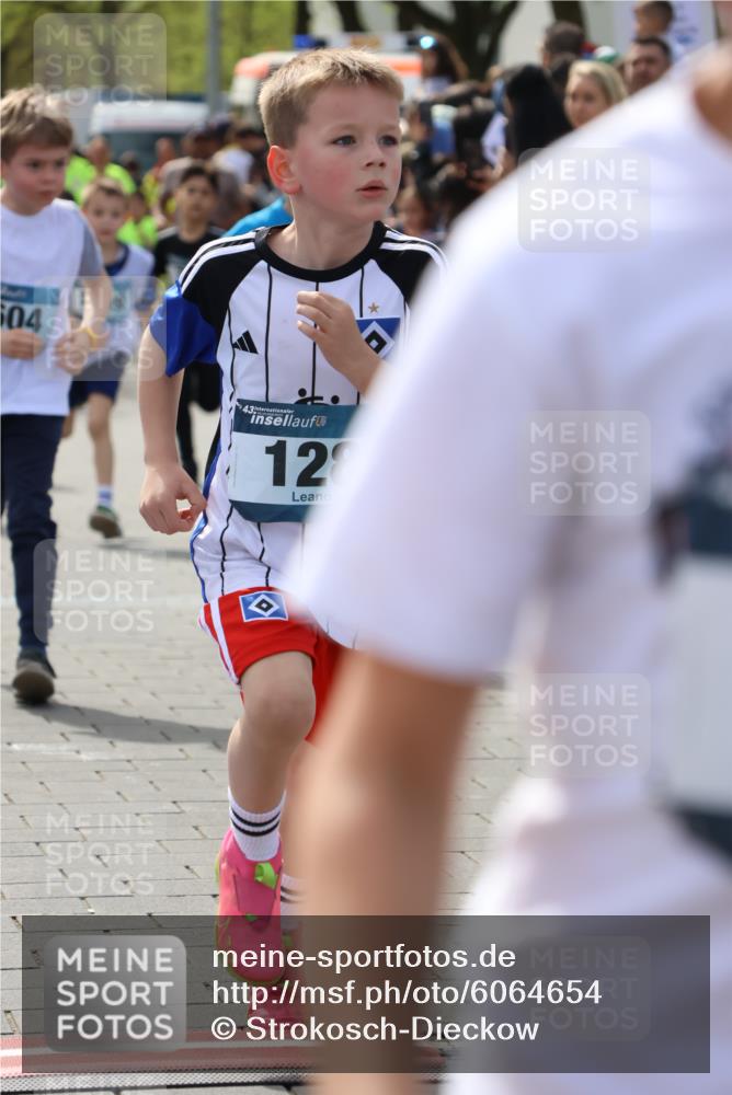 07.04.2024 - 43. Internationalen Wilhelmsburger Insellauf Strokosch-Dieckow http://msf.ph/oto/6064654 07.04.2024 13:10:07 Ziel 32, 108, 128, 177, 229, 297, 330, 409, 410, 594, 595, 596, 599, 600, 602, 604, 605, 680, 715, 730, 736, 740, 745, 747, 755, 762, 776, 934, 1086, 1109 meine-sportfotos.de