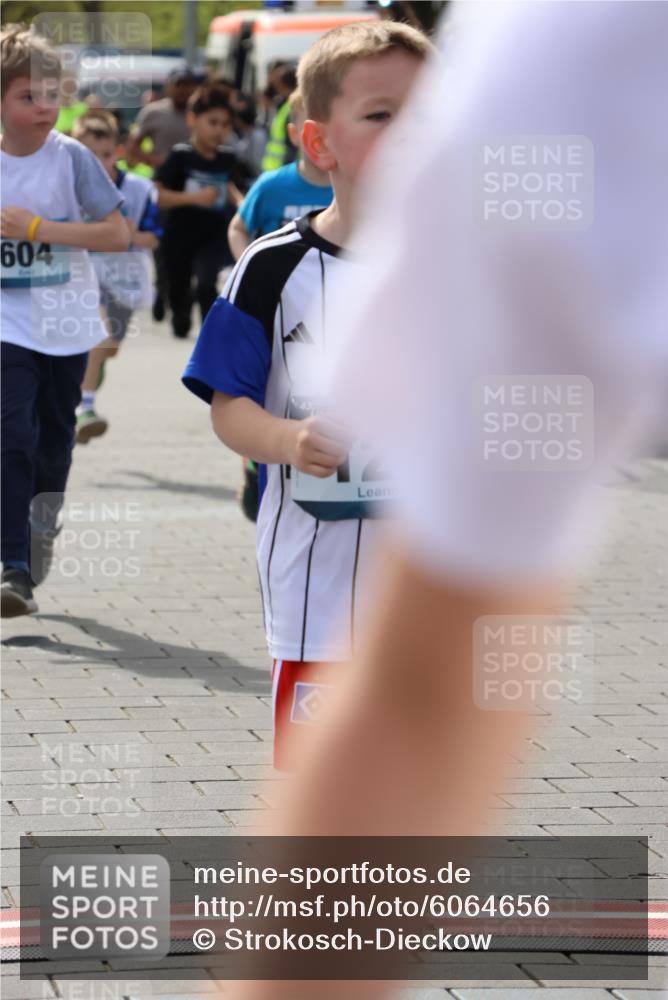 07.04.2024 - 43. Internationalen Wilhelmsburger Insellauf Strokosch-Dieckow http://msf.ph/oto/6064656 07.04.2024 13:10:07 Ziel 32, 108, 128, 177, 229, 297, 330, 409, 410, 594, 595, 596, 599, 600, 602, 604, 605, 680, 715, 730, 736, 740, 745, 747, 755, 762, 776, 934, 1086, 1109 meine-sportfotos.de